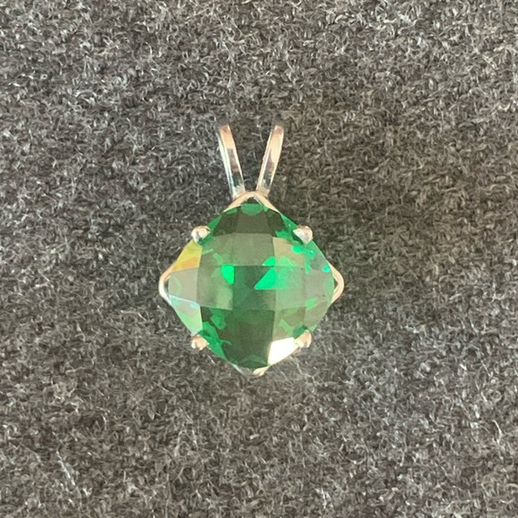 14k White Gold Tsavorite Pendant - Picture 9 of 9